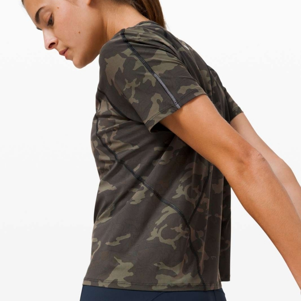 Lululemon Outrun the Heat Short Sleeve Sz 10